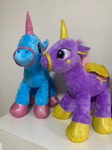 Unicorn Curcubeu cu Aripi Jucarie Plus
