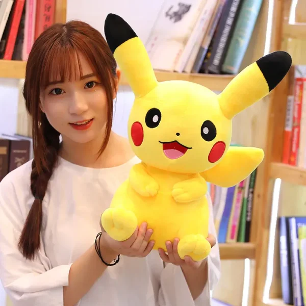 mascota-desene-animate-pokemon-pikachu-4.webp