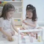 Jucarie Stand de Inghetata din Lemn pentru Copii Caratoys