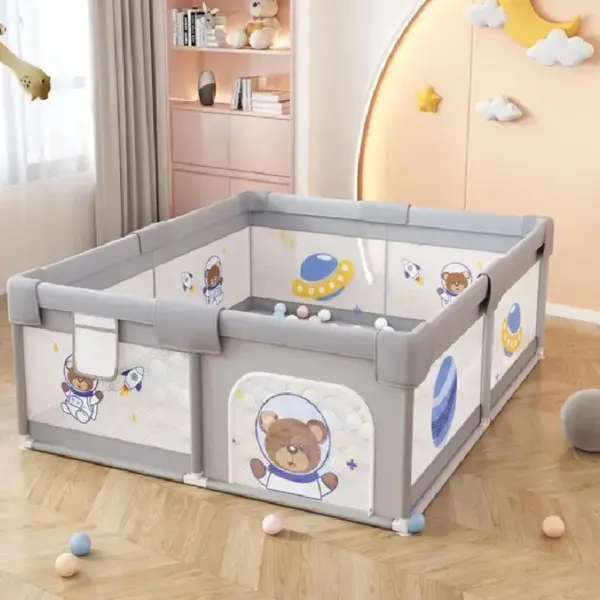 Tarc Joacă XXL 200x180 cu 60 Bile si Covor Termoizolant Tarc Joacă XXL 200x180 cu 60 Bile si Covor Termoizolant