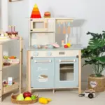 Proiect nou - 2026-07-24T131217.511 Bucătărie din Lemn cu Cuptor cu Microunde, Chiuvetă și Accesorii, pentru Copii 3 Ani+