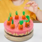 Tort din Lemn Montessori cu Felii, Morcovi si Iepuras 3 ani+